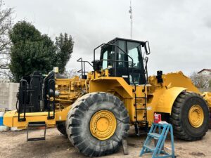 Reparación mayor sobre cargadora frontal CAT